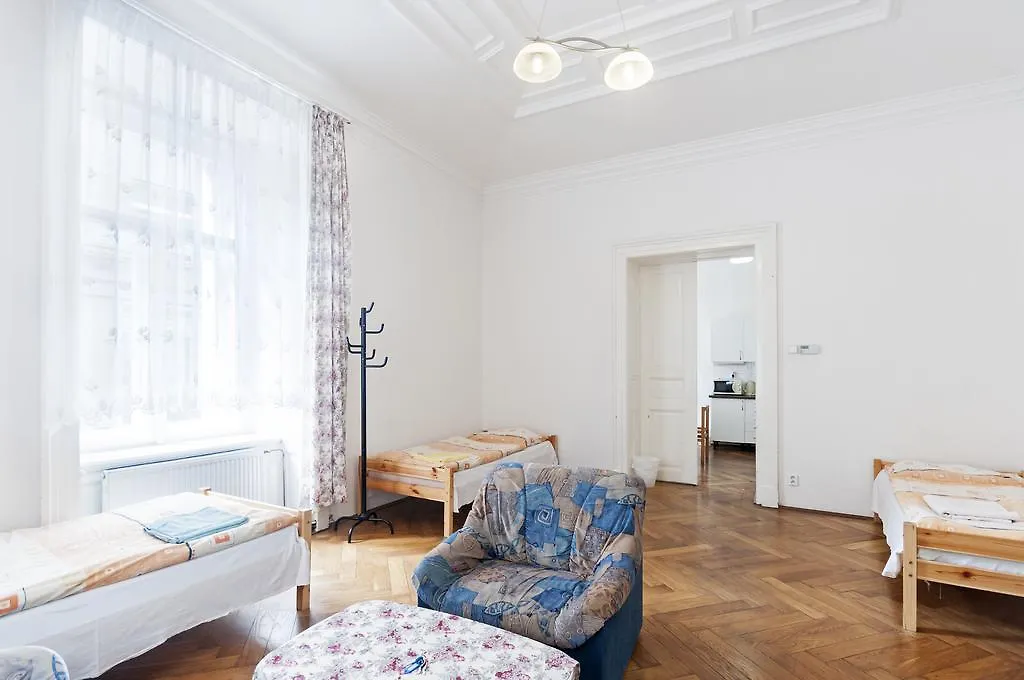 פראג Gallery Hostel צ'כיה